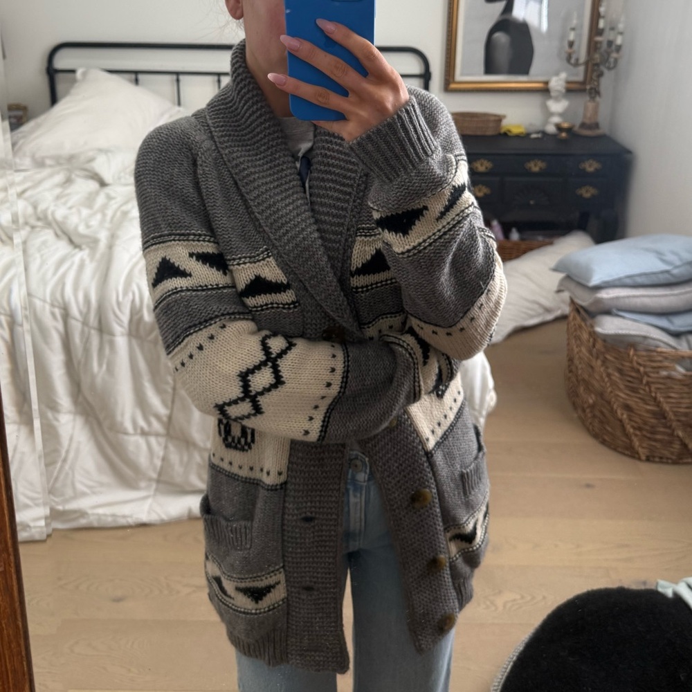 100% wool TNA sweater
